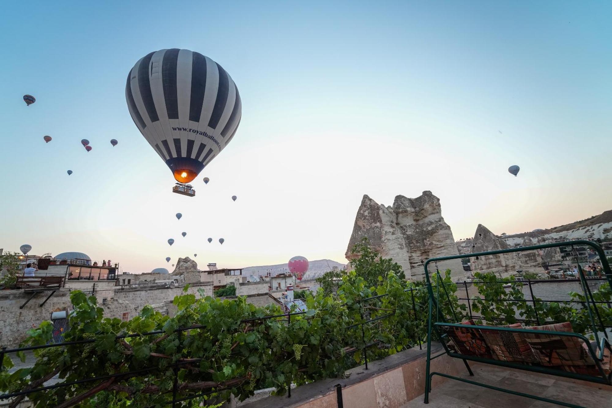 Matiana View Cave Hotel Goreme Bagian luar foto